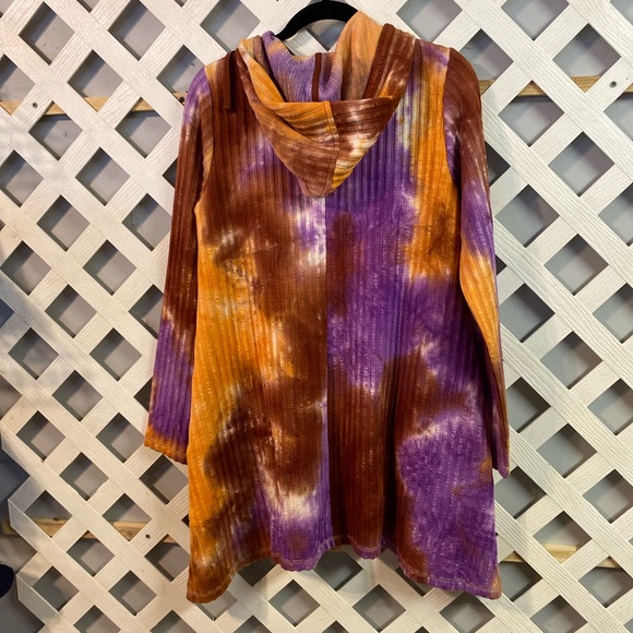 LOGO by Lori Goldstein Tie-Dye Rib Knit Hoodie Desert (A457337) - Picture 4 of 6